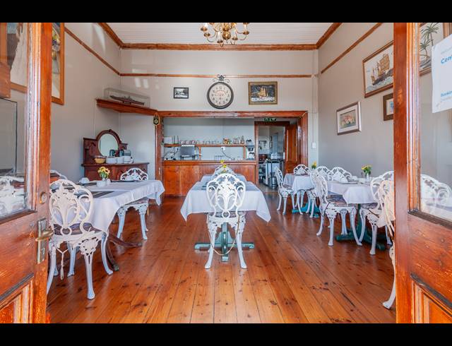 928M² HOTEL FOR SALE IN SIMONS TOWN CENTRAL